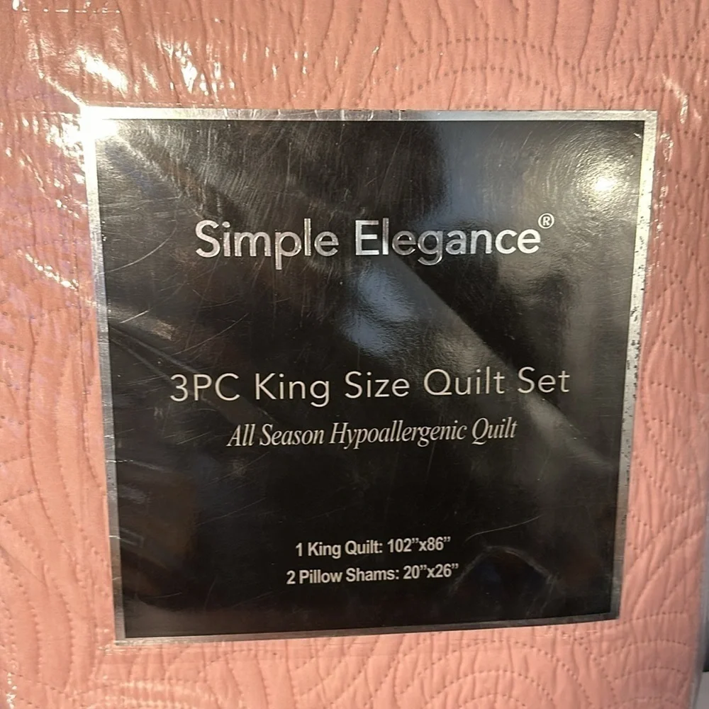 Simple Elegance King Size Quilt / Coverlet Quilt Set Hypoallergenic color blush